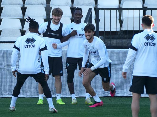 Galería | El entrenamiento del CD Castellón en imágenes, con el Leganés entre ceja y ceja