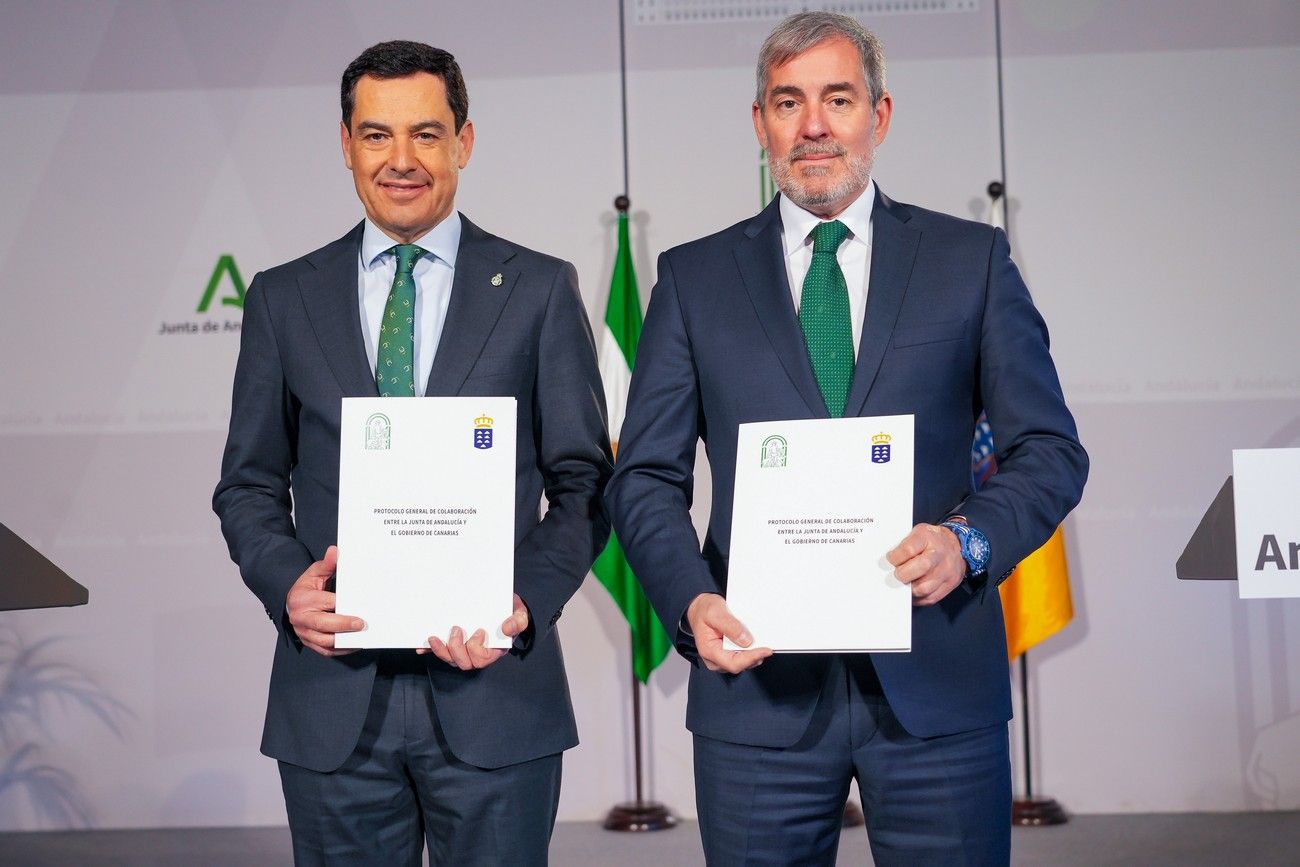 Imagen del encuentro de este miércoles entre los presidentes de Andalucía y Canarias, Juan Manuel Moreno y Fernando Clavijo