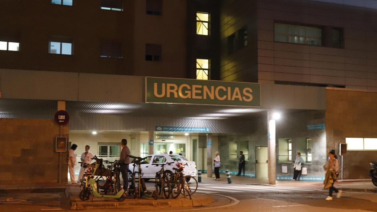 Entrada a las Urgencias del hospital Miguel Servet.