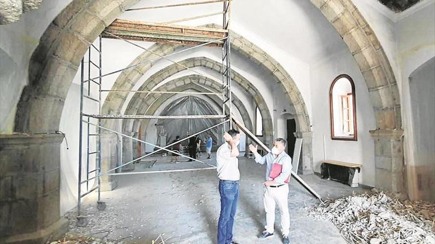 La hermandad de Jesús Nazareno inicia el arreglo de la capilla del Santo Hospital