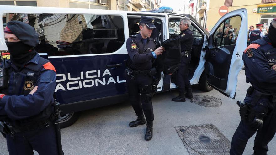 Los Mossos dejan de encargarse en exclusiva de la vigilancia del Palau de Justicia de Barcelona.