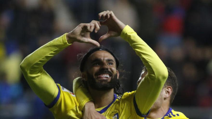 Sergio Sánchez celebra un gol.