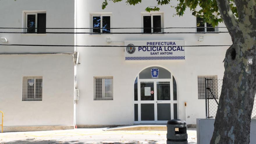 Retén de la Policía Local de Sant Antoni.