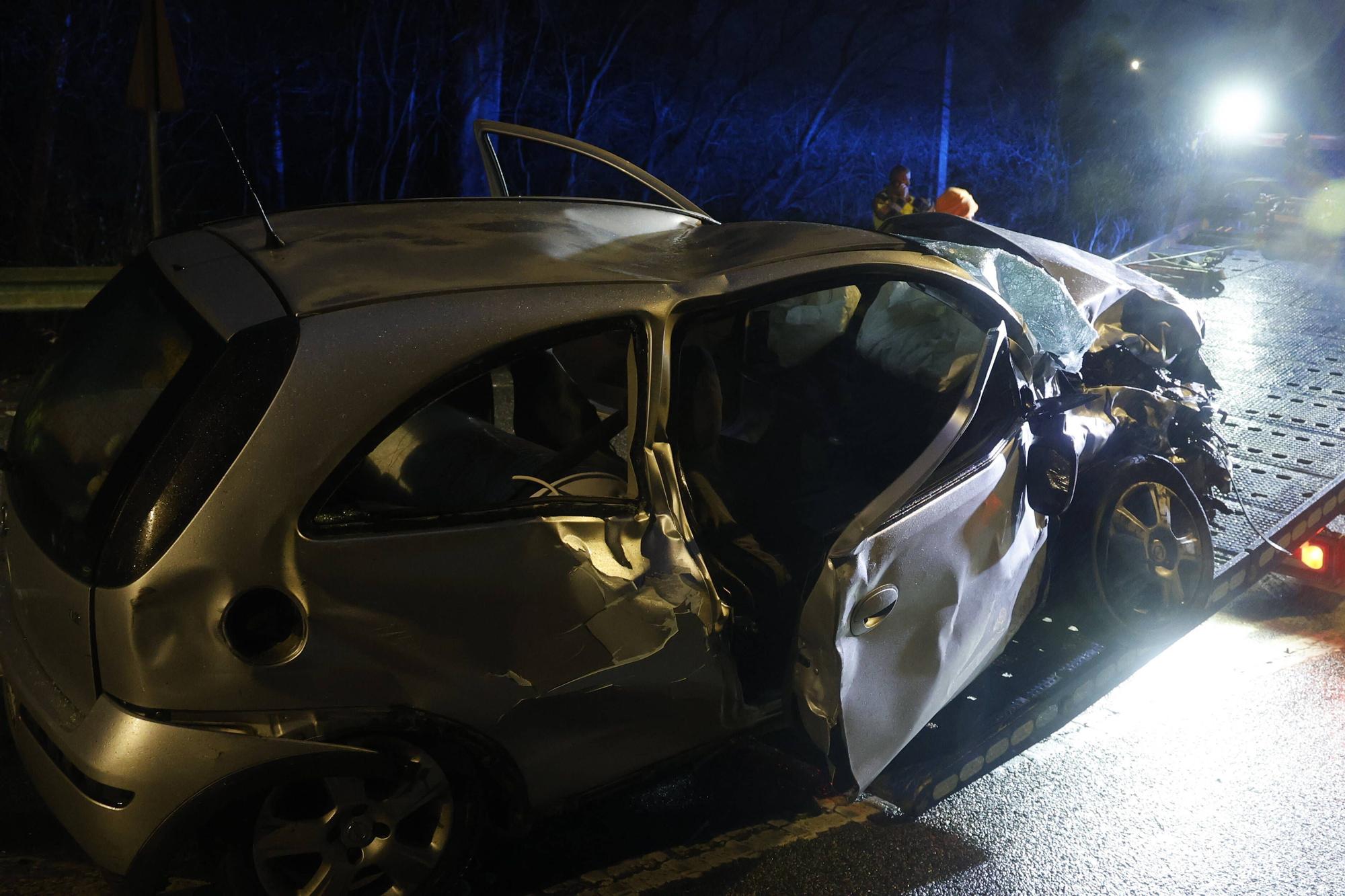 Dos fallecidos y dos heridos graves en un accidente en Ames 