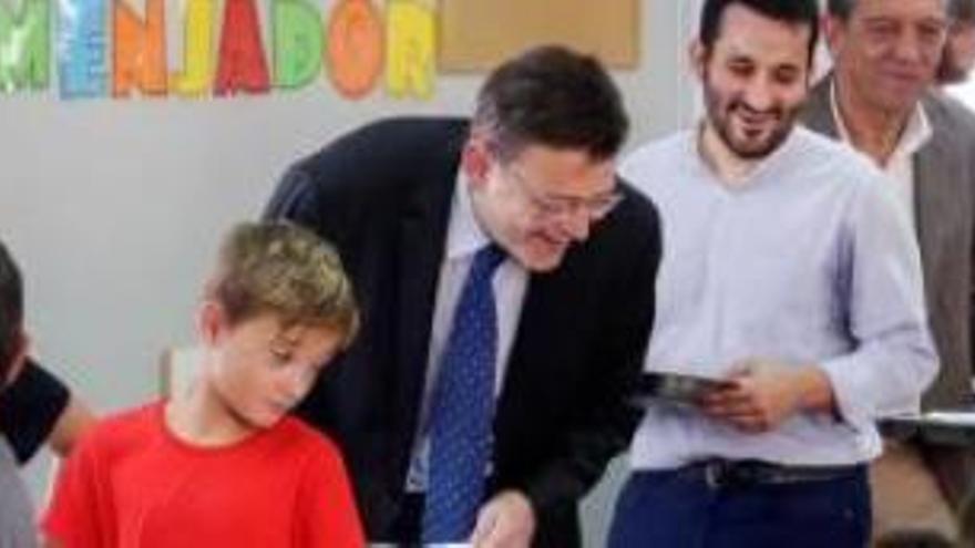 Puig, Marzà y Soler, en el comedor del CEIP Cremona de Alaquàs.