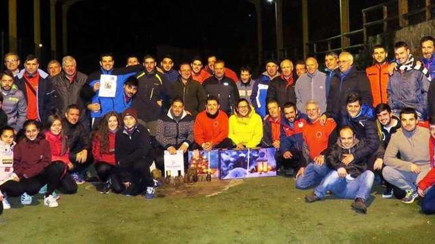 Arriba, los participantes en el torneo &quot;Santa Bárbara&quot;.