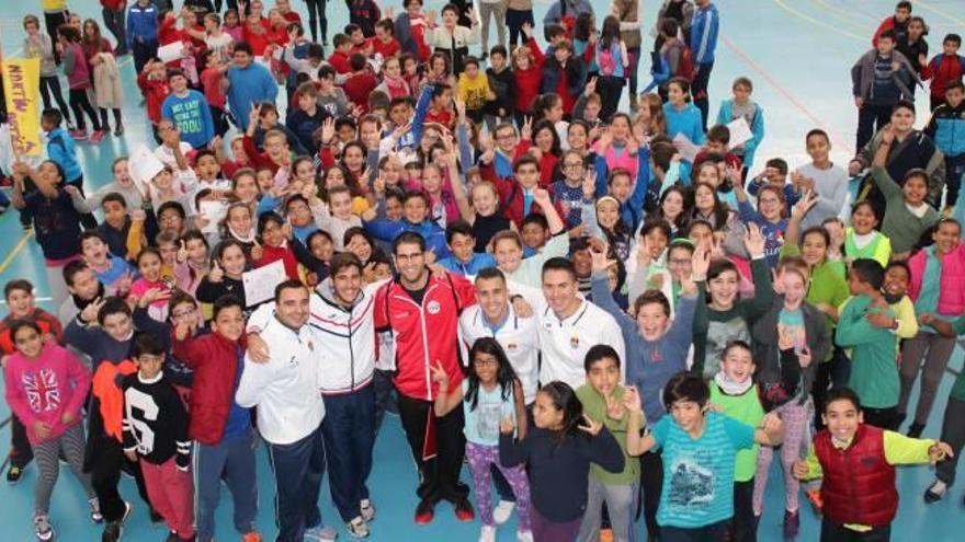 Imagen de grupo de los escolares durante la jornada.