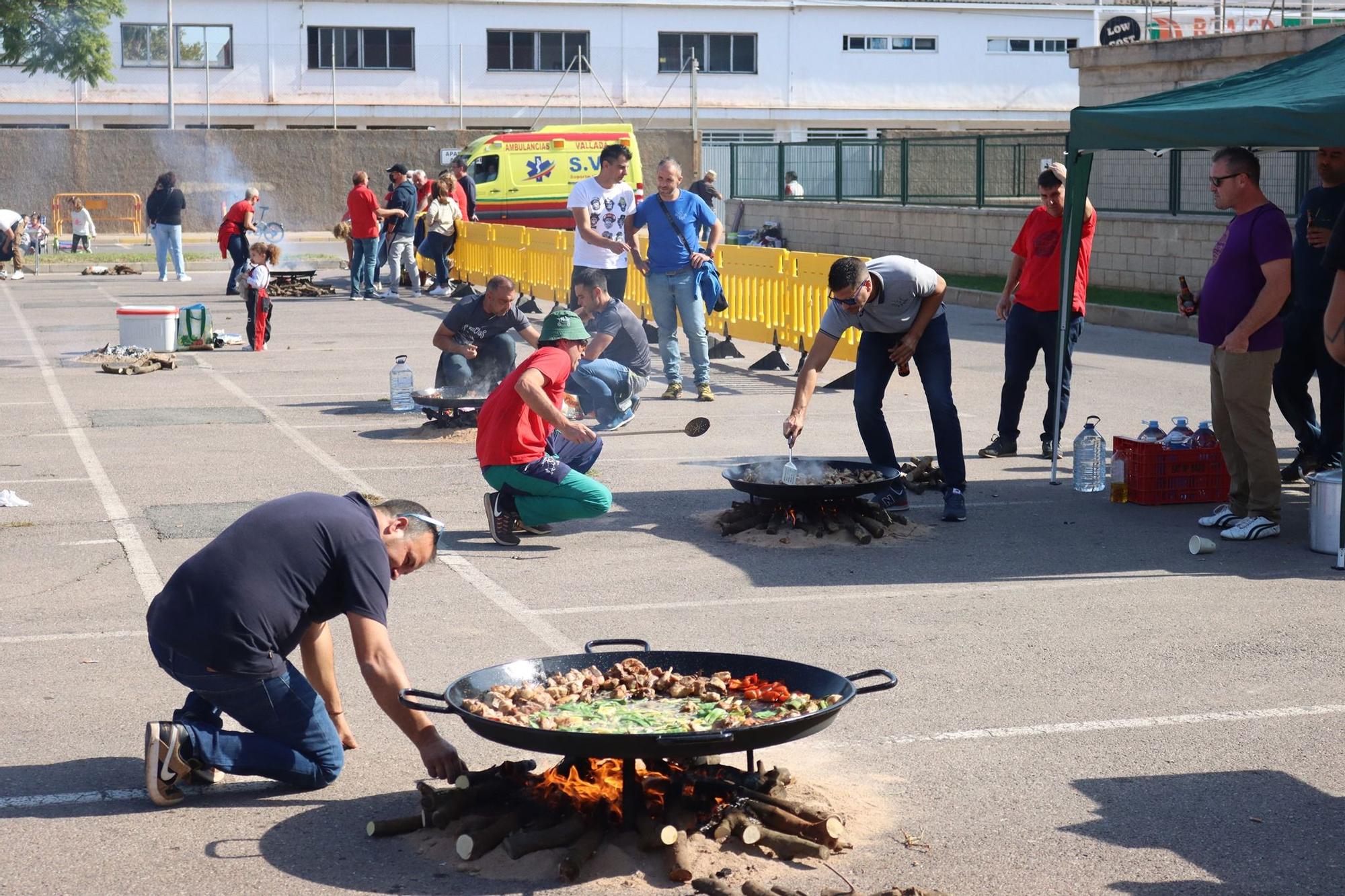 Lo mejor del pasacalle infantil, las paellas y la ofrenda a la Esperanza en el lunes de la Fira d'Onda