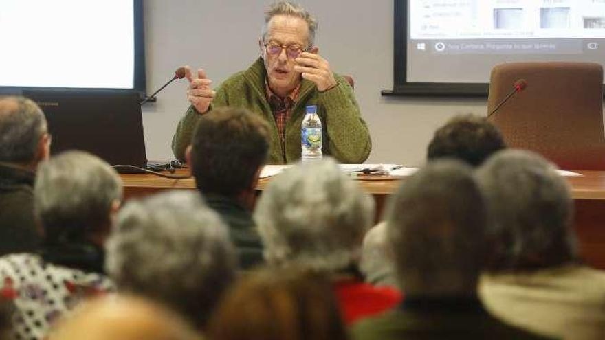 Ignacio Pando, durante la conferencia, ayer.