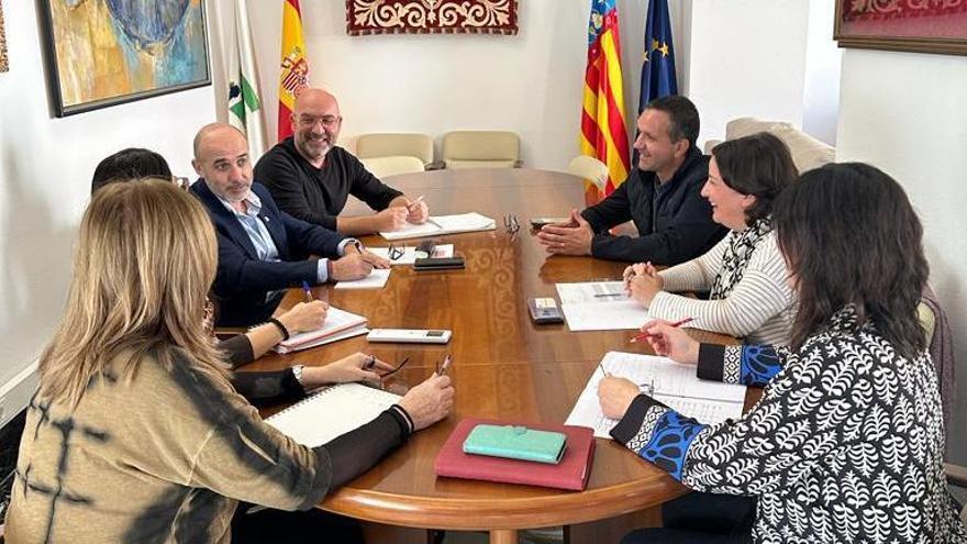 Representantes de Canals y de la Diputació en la reunión.