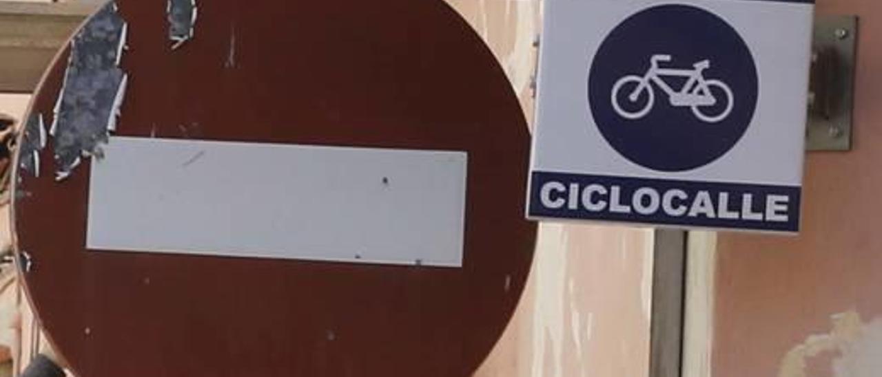 Càrcer permite circular con bicicleta incluso por calles con dirección prohibida