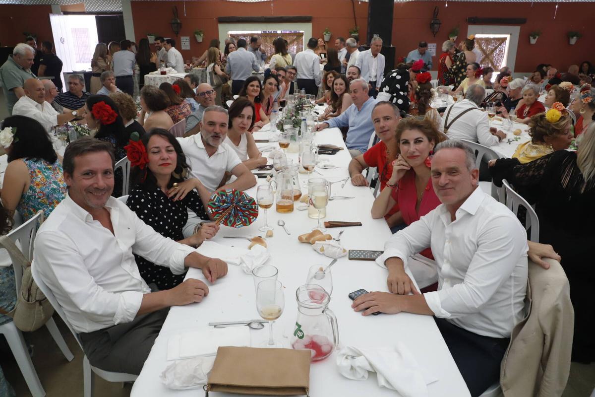Lunes de comidas de amigos y empresas en la Feria Lunes de comidas de amigos y empresas en la Feria