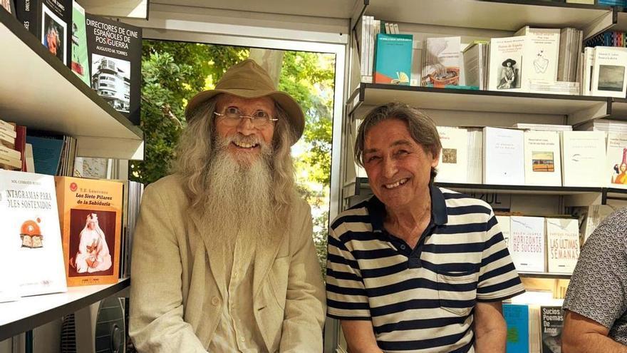 Ángel Guache, el "poeta mutante" que huye de los convencionalismos