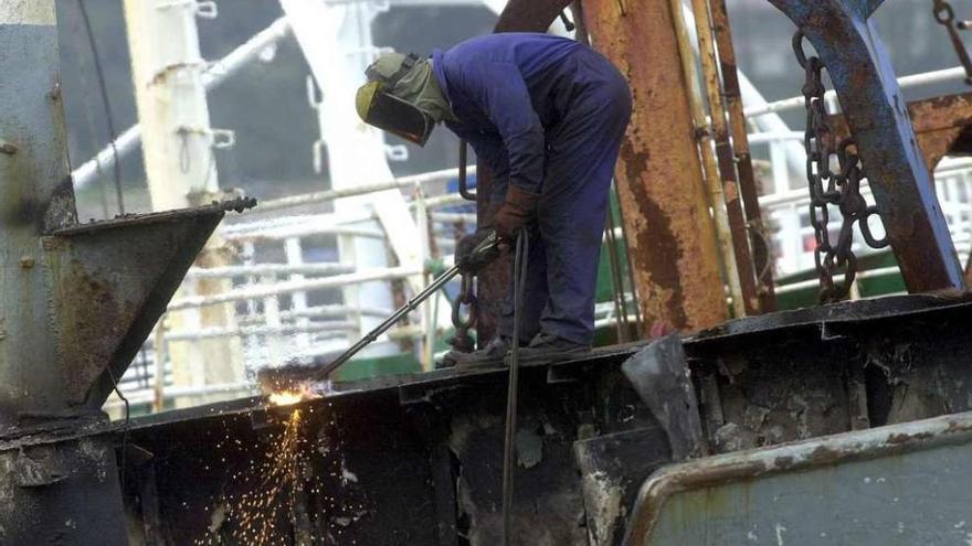 Un trabajador de la industria naval gallega.