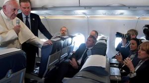 zentauroepp38418488 flg06  in flight        13 05 2017   pope francis  l  addres170514094314