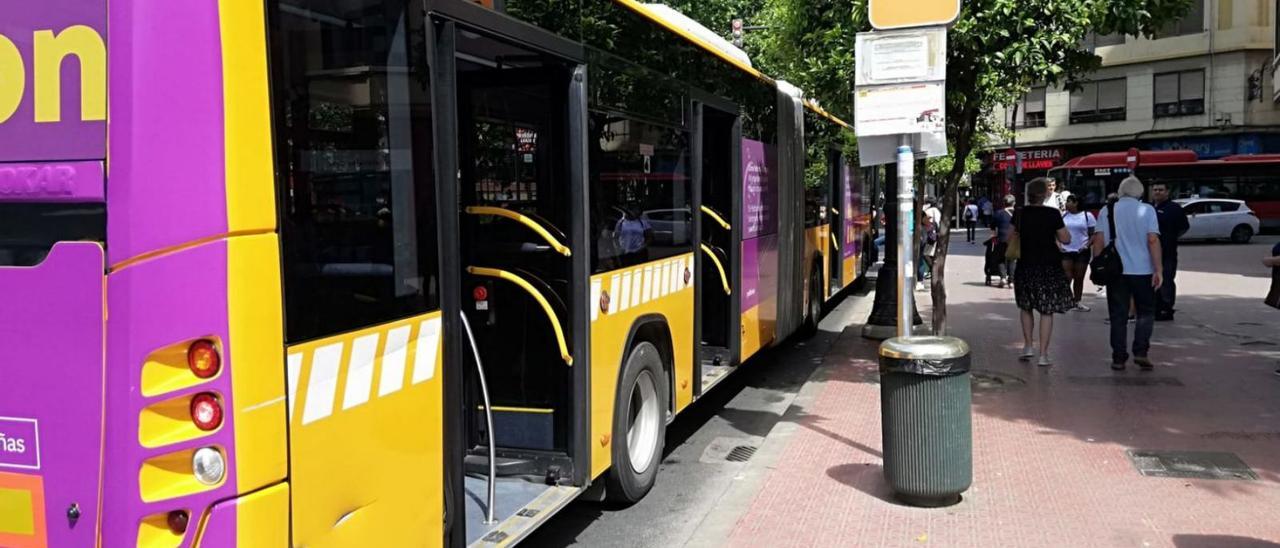 Autobús de las líneas que dan servicio a Alaquàs, Aldaia y Xirivella. | E.PRESS
