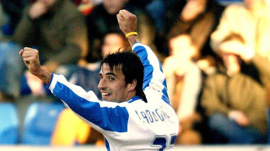 Juan Rodríguez, celebrando un gol con el Málaga CF.