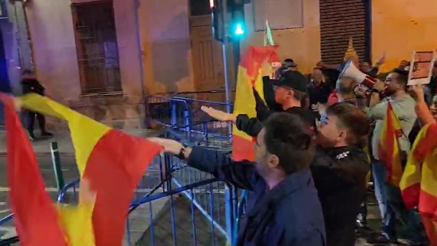 Vox presiona en Alicante a Luis Barcala con la amnistía