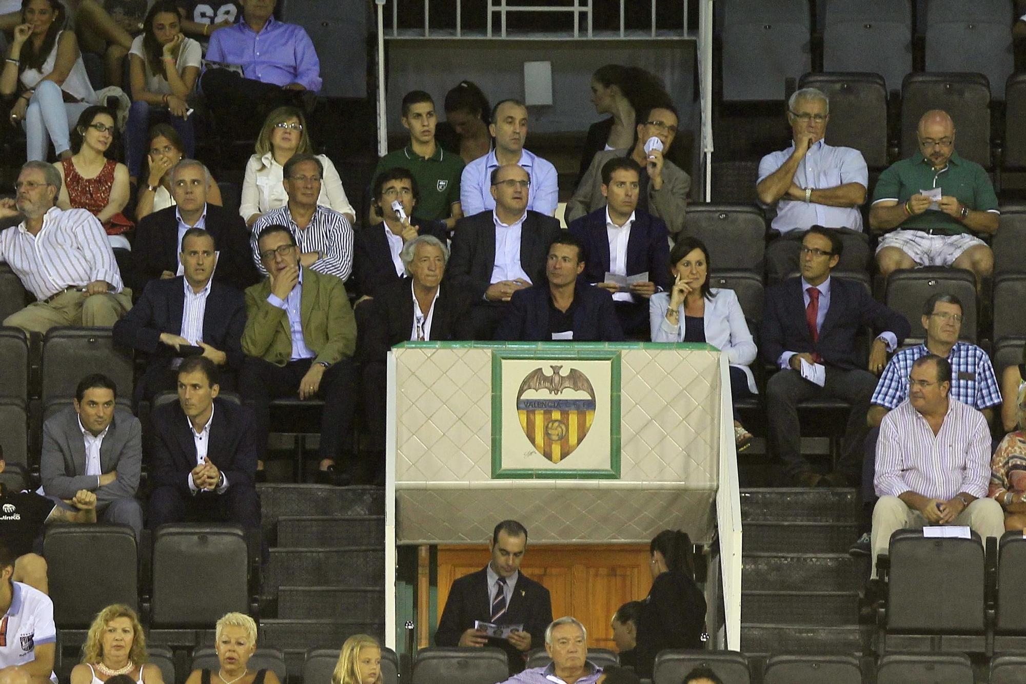 Fotogalería de Amadeo Salvo; de "salvador" a testificar delante del juez por la venta del club