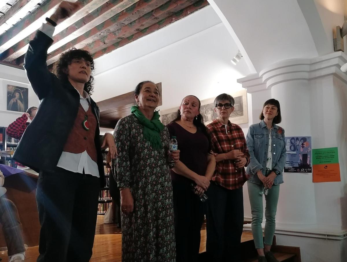 GALERÍA | Toro conmemora el Día de la Mujer con "Bibliotecas Humanas"