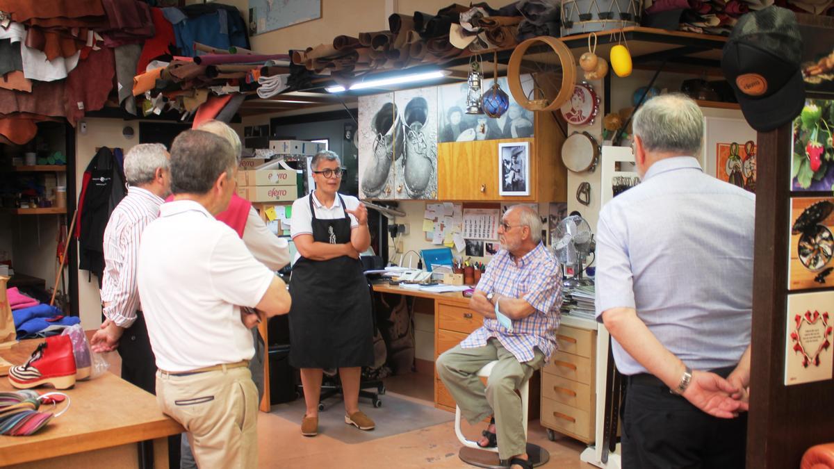 Visita ao taller de Elena Ferro, en Merza.