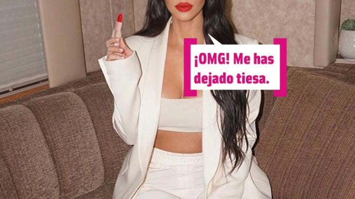 Kim Kardashian con pintalabios y bocadillo "Me has dejado tiesa"