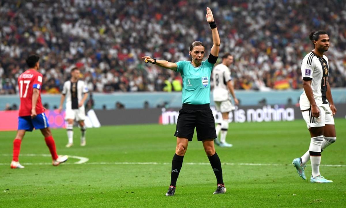 Stéphanie Frappart, durante el Alemania-Costa Rica.