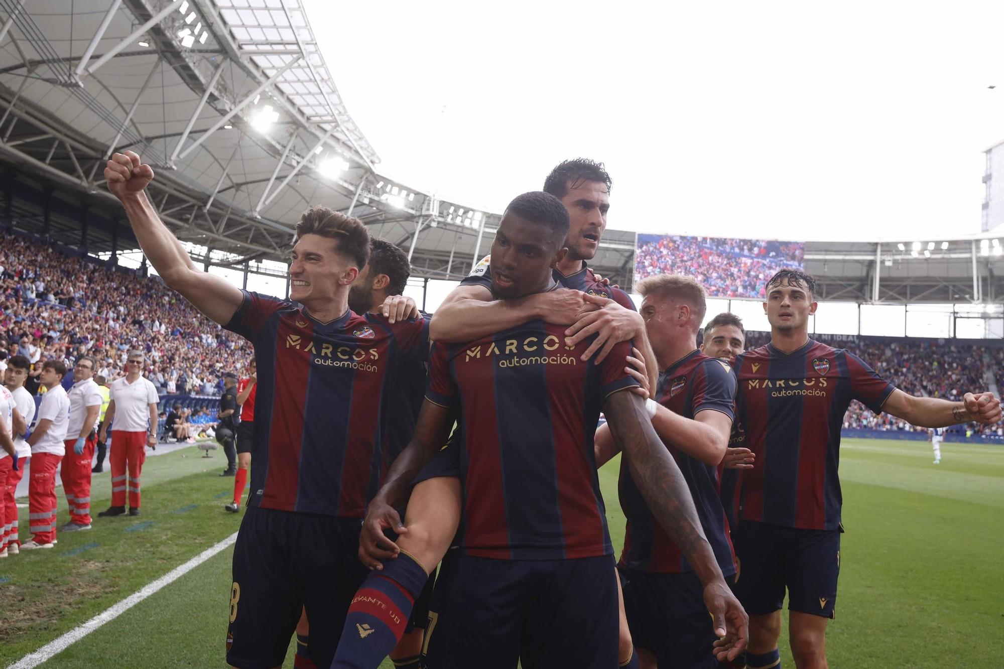 Las mejores imágenes del Levante UD - Deportivo Alavés