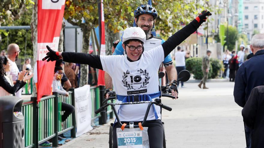 Un millar de personas a la carrera en Vigo por la Esclerosis Múltiple