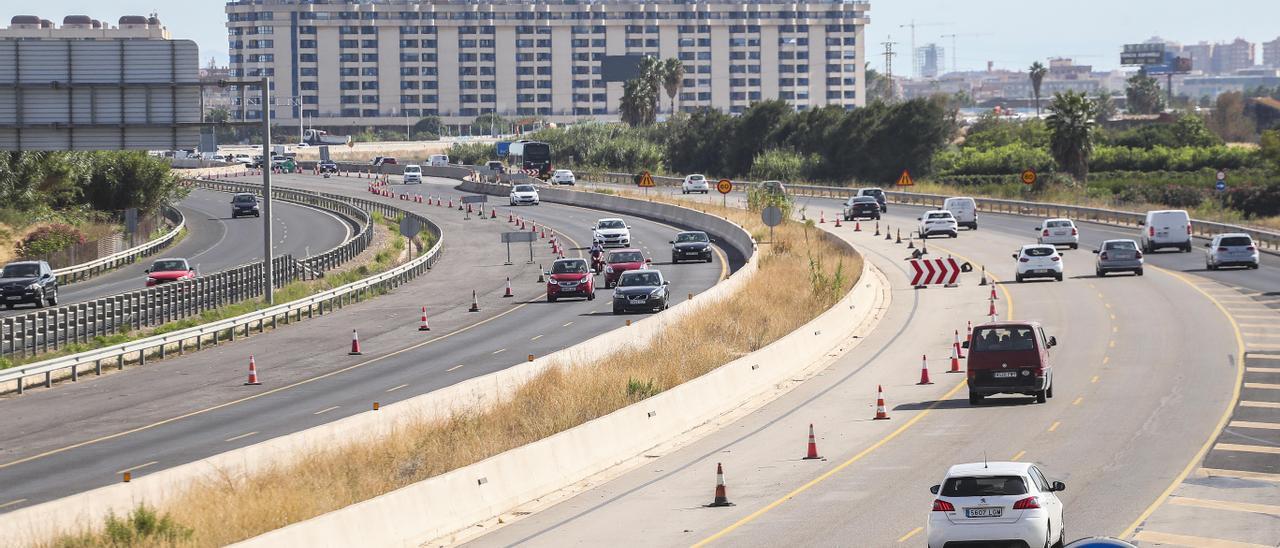 La ampliación de la V-21 incluirá el carril VAO en la parte izquierda de la calzada.