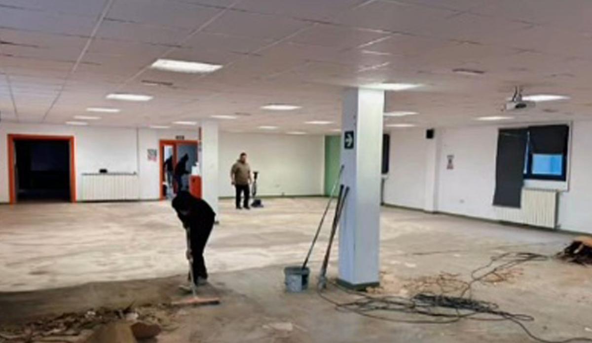 El anterior pavimento de linóleo estaba muy deteriorado.