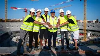 Laporta visita las obras del Camp Nou junto a Deco, Flick, Lamine Yamal, Gavi y Pedri