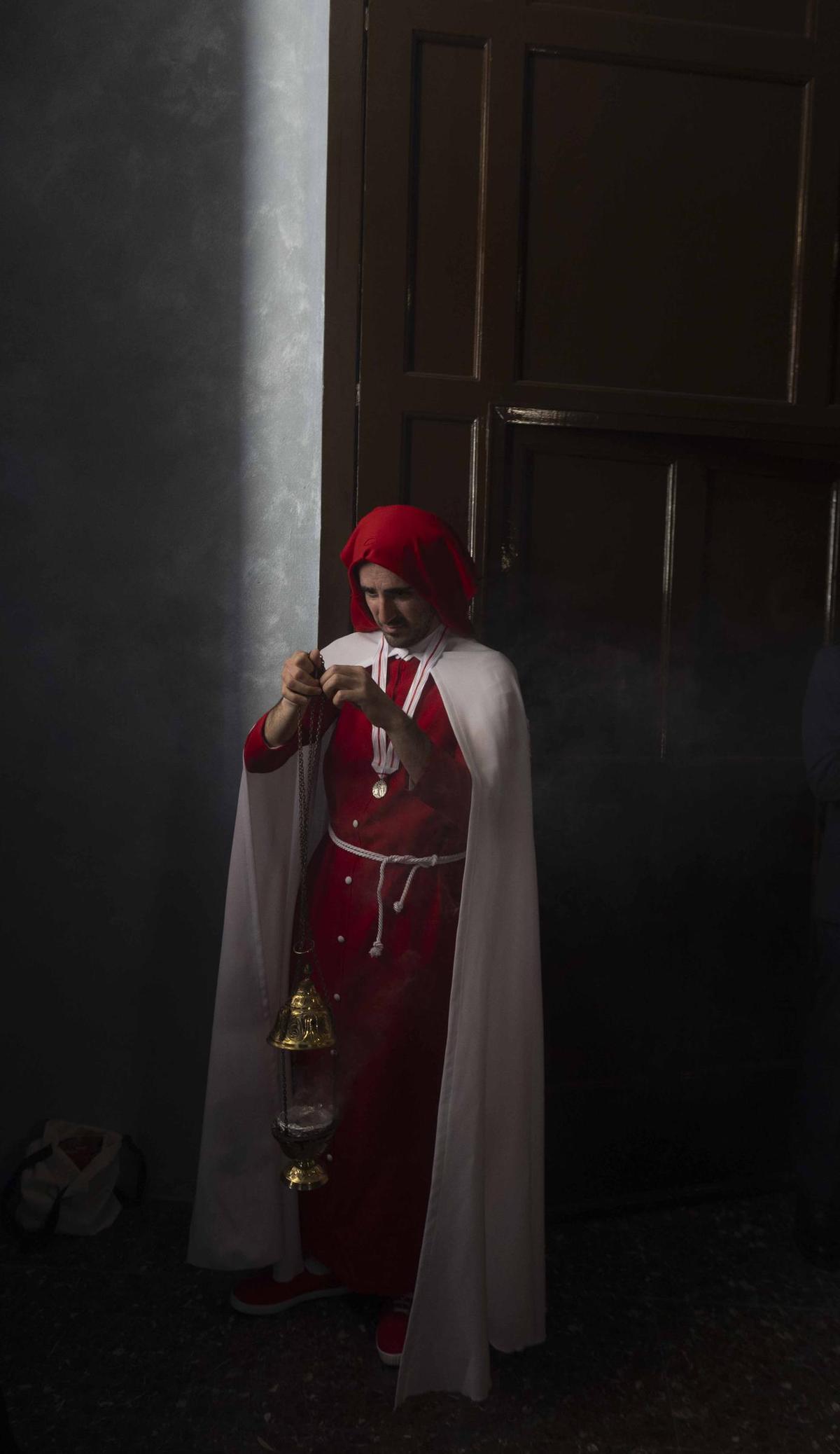 Semana Santa en Alicante: Procesión de la Cofradía del Cristo del Divino Amor en el Miércoles Santo