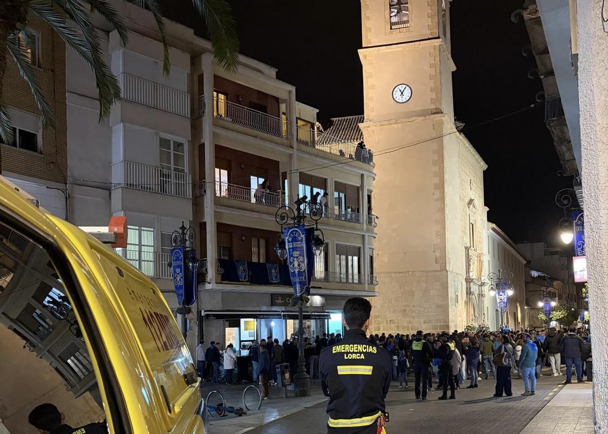 Personal de Emergencias durante uno de los actos celebrados la pasada Semana Santa.