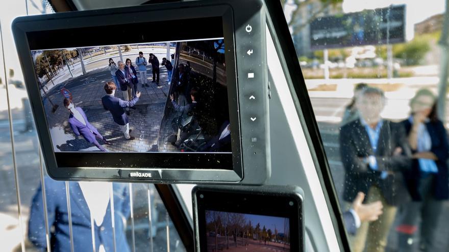Los autobuses eléctricos comienzan a incorporar las cámaras de visión exterior que pedían los conductores
