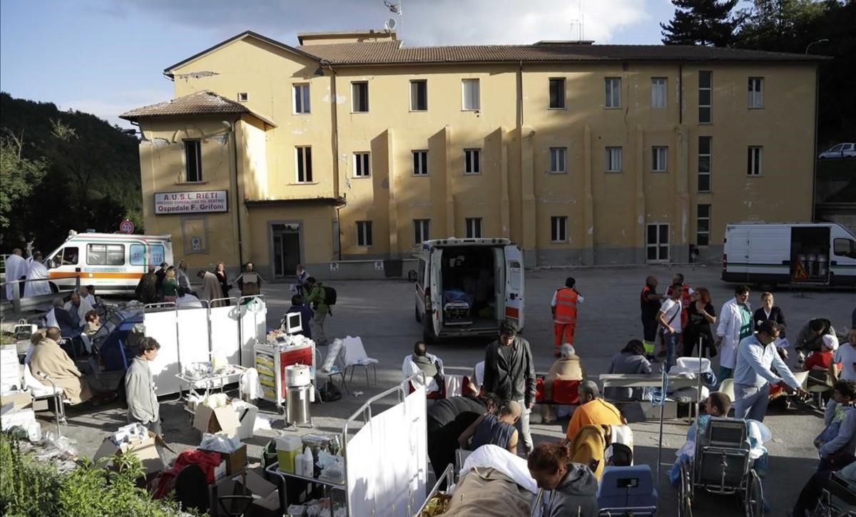 Hospital de campaña en Amatrice, tras el terremoto.