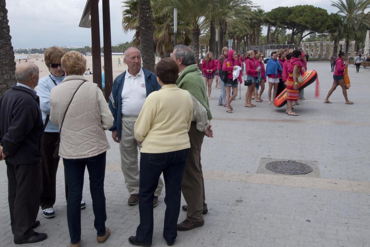 Los salouenses tenían que convivir, durante unos días, con los visitantes del Saloufest. Imagen del año 2011.