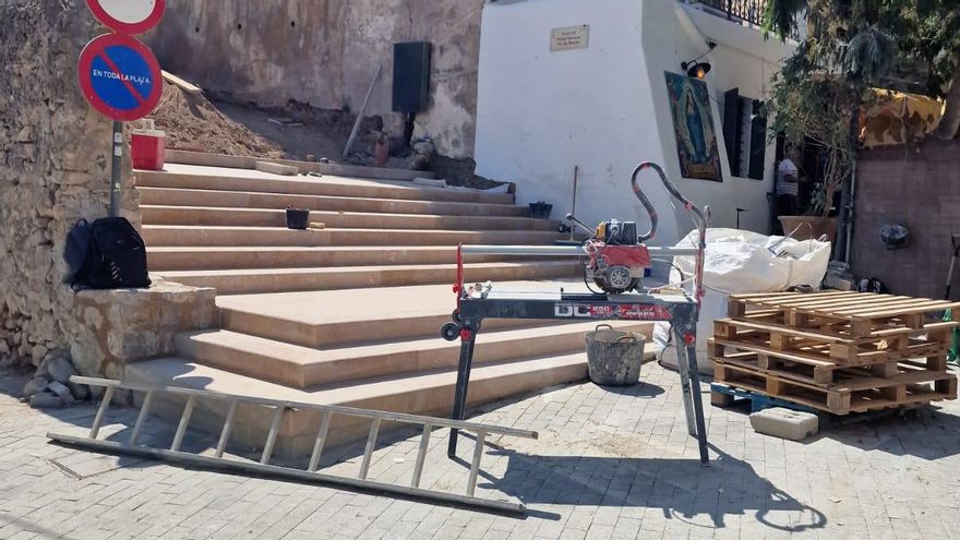 Críticas de vecinos de Dalt Vila a los cambios en la escalera de la calle Mariano Tur de Montis en Ibiza
