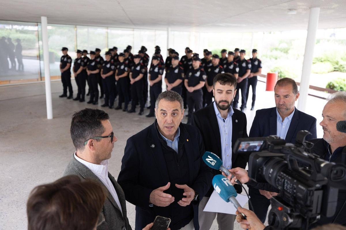 Pablo Gárriz habla con los medios durante la presentación