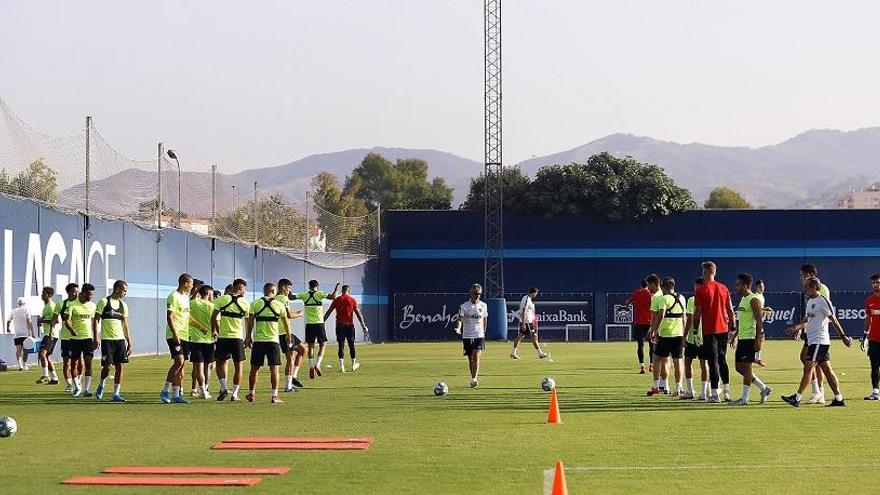 Tras la estadía en Estepona, el Málaga CF se incorpora al trabajo en el Anexo de La Rosaleda en busca de su primera victoria.