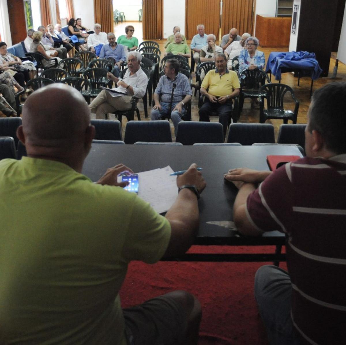Una de las últimas asambleas del Liceo, antes de su disolución. | IÑAKI ABELLA
