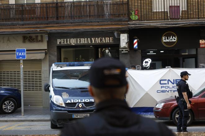 Un peluquero mata a otro a puñaladas en un local del barrio de la Fuente San Luis de Valencia