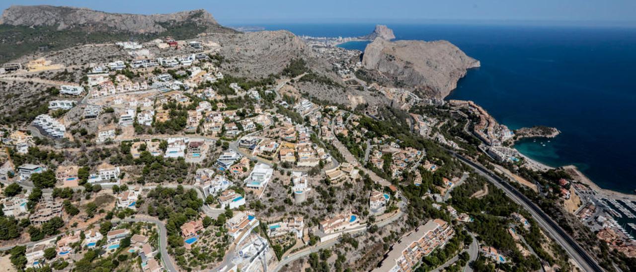 El Síndic da un tirón de orejas al Ayuntamiento para que asuma la red de agua de Altea Hills