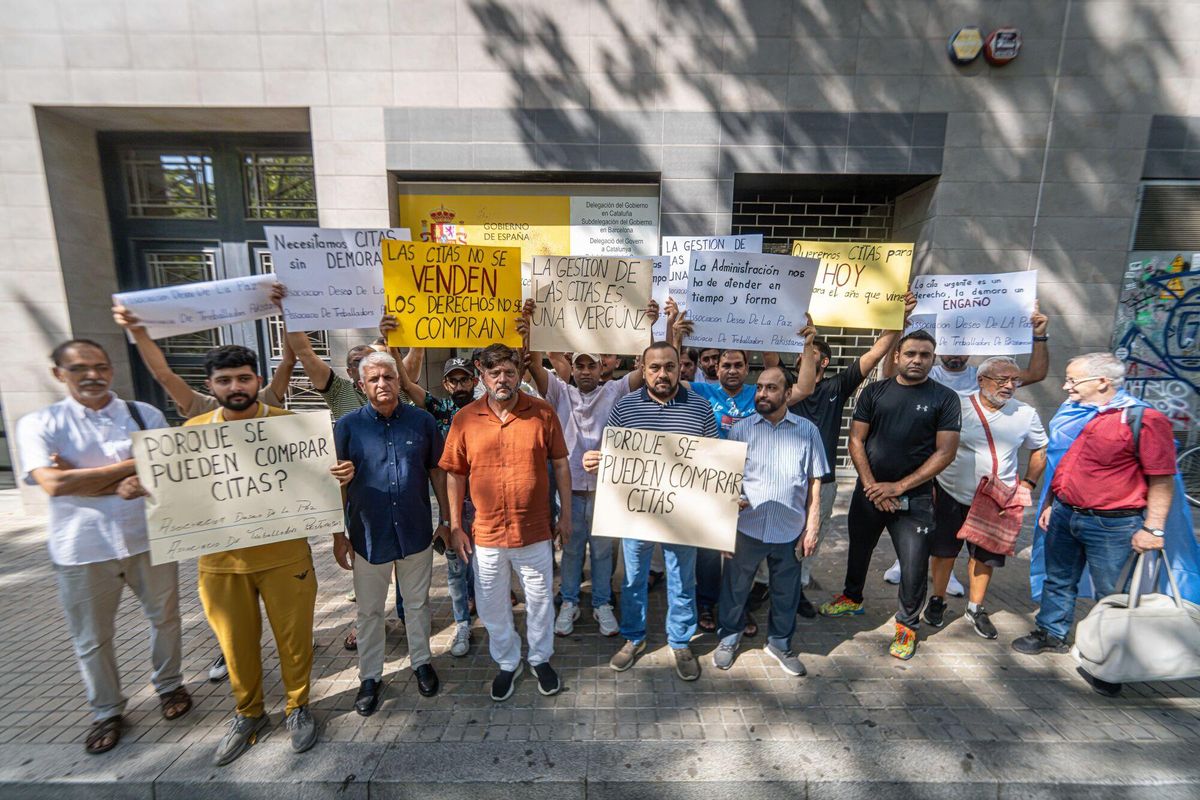 Protesta a Barcelona pel problema de les cites d’Estrangeria Protesta a Barcelona pel problema de les cites d’Estrangeria