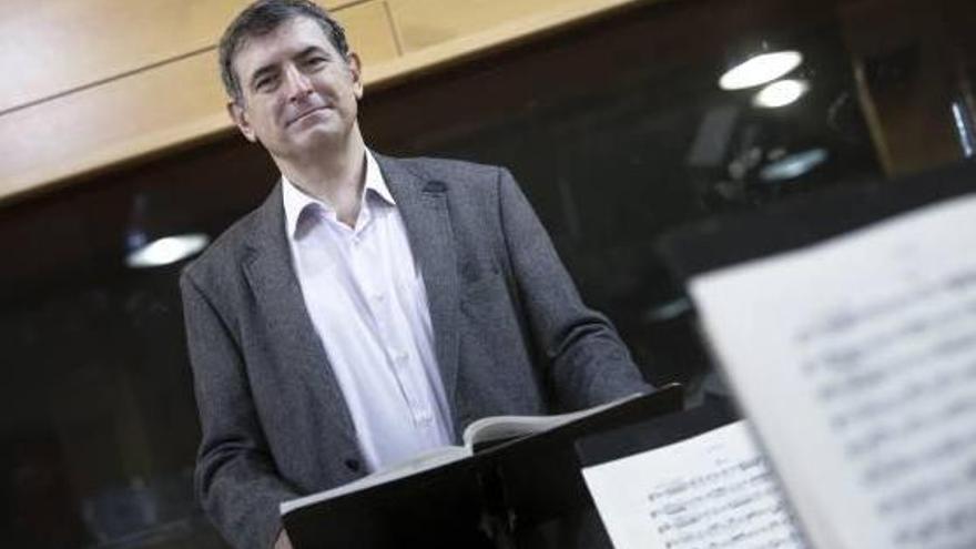 Salvador Brotons se vuelve a poner al frente de la Simfònica como director invitado.