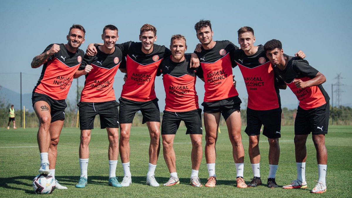 Los jugadores del Girona posan durante una sesión de entrenamiento