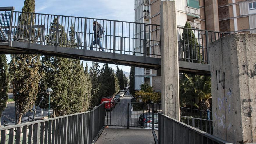 Pasarela de la avenida de Dénia