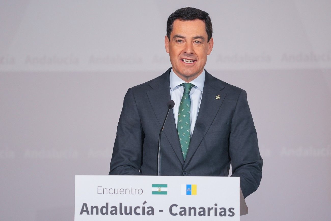 Imagen del encuentro de este miércoles entre los presidentes de Andalucía y Canarias, Juan Manuel Moreno y Fernando Clavijo