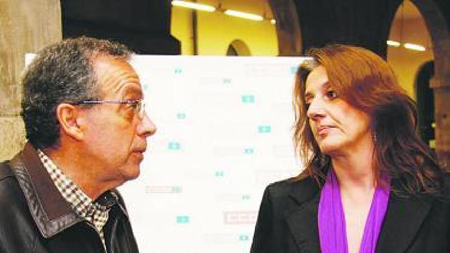 Elvira Llopis y Carlos Ponte, ayer, en el Antiguo Instituto.