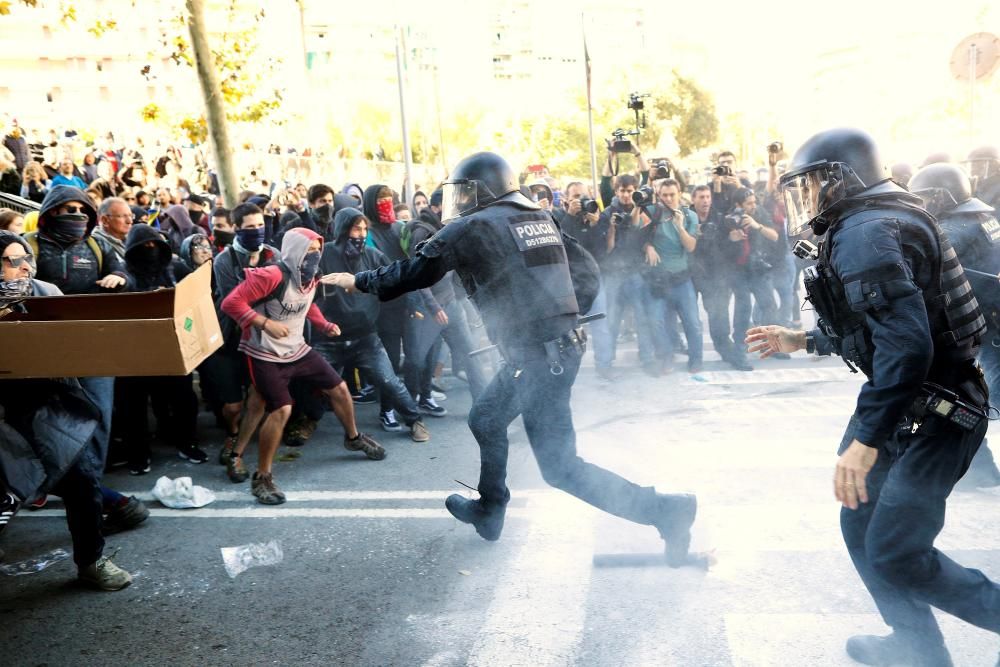 Momentos de tensión tras una carga de los Mossos contra los CDR